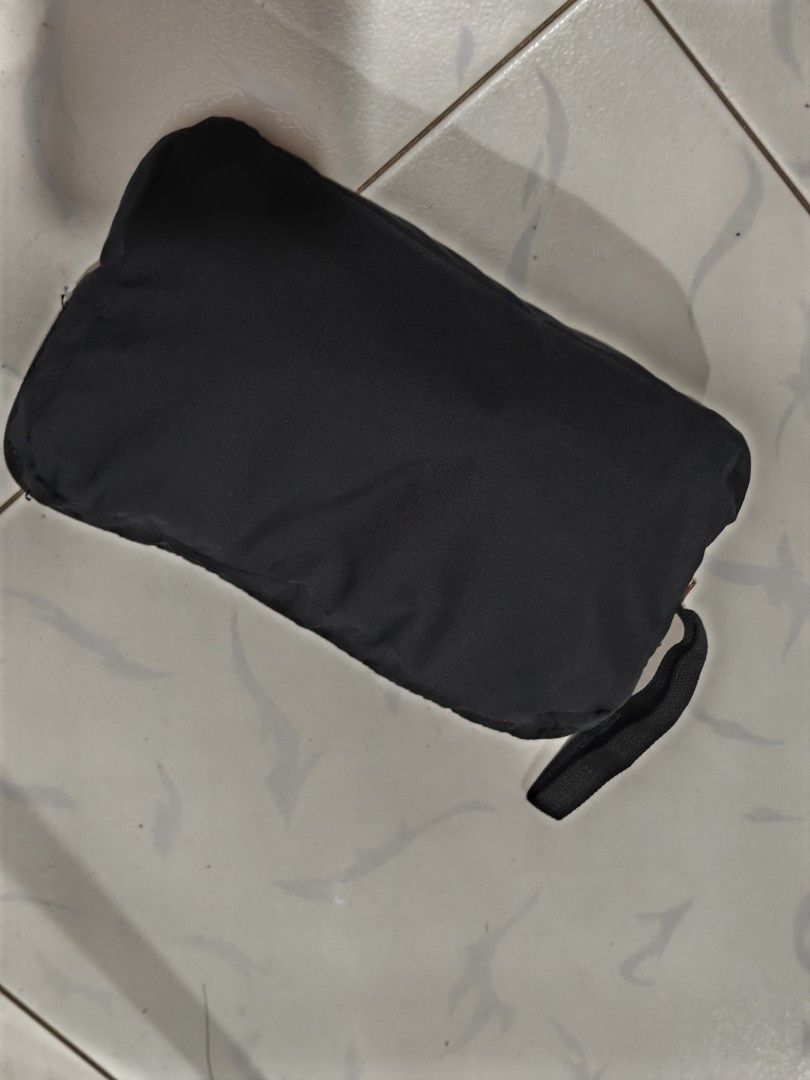 Foldable backpack (Category: Backpacks) located in Singapore. Submitted by tammy155 (Listing ID 1336805155, Image 3). Description: .