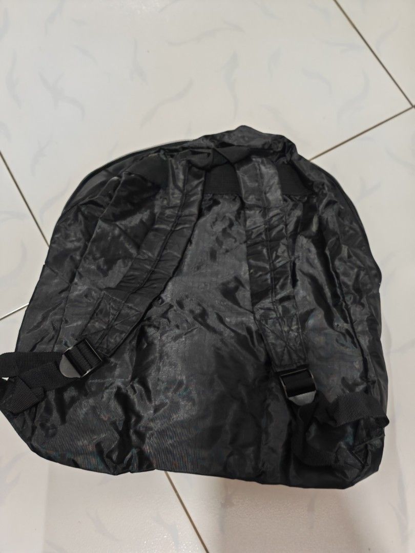 Foldable backpack (Category: Backpacks) located in Singapore. Submitted by tammy155 (Listing ID 1336807707, Image 2). Description: .