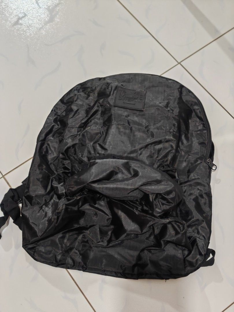 Foldable backpack (Category: Backpacks) located in Singapore. Submitted by tammy155 (Listing ID 1336807707, Image 1). Description: .