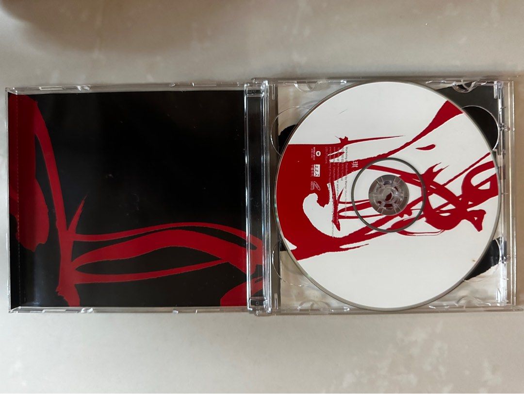 GIGI LEUNG 梁詠琪- 花火CD + VCD (第二版) (附歌詞紙畫冊本及限量珍藏