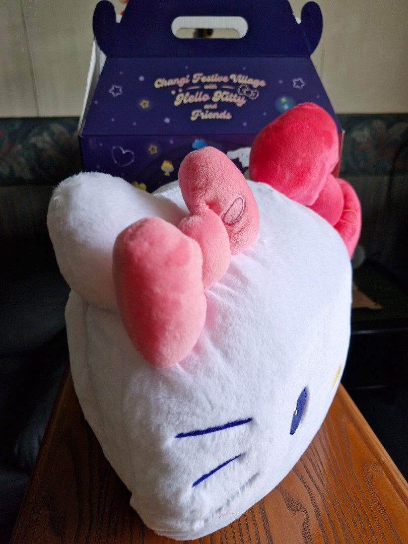Hello Kitty (Category: Plushies & Soft Toys) located in Singapore. Submitted by bfqz03 (Listing ID 1336712468, Image 3). Description: brand new!.