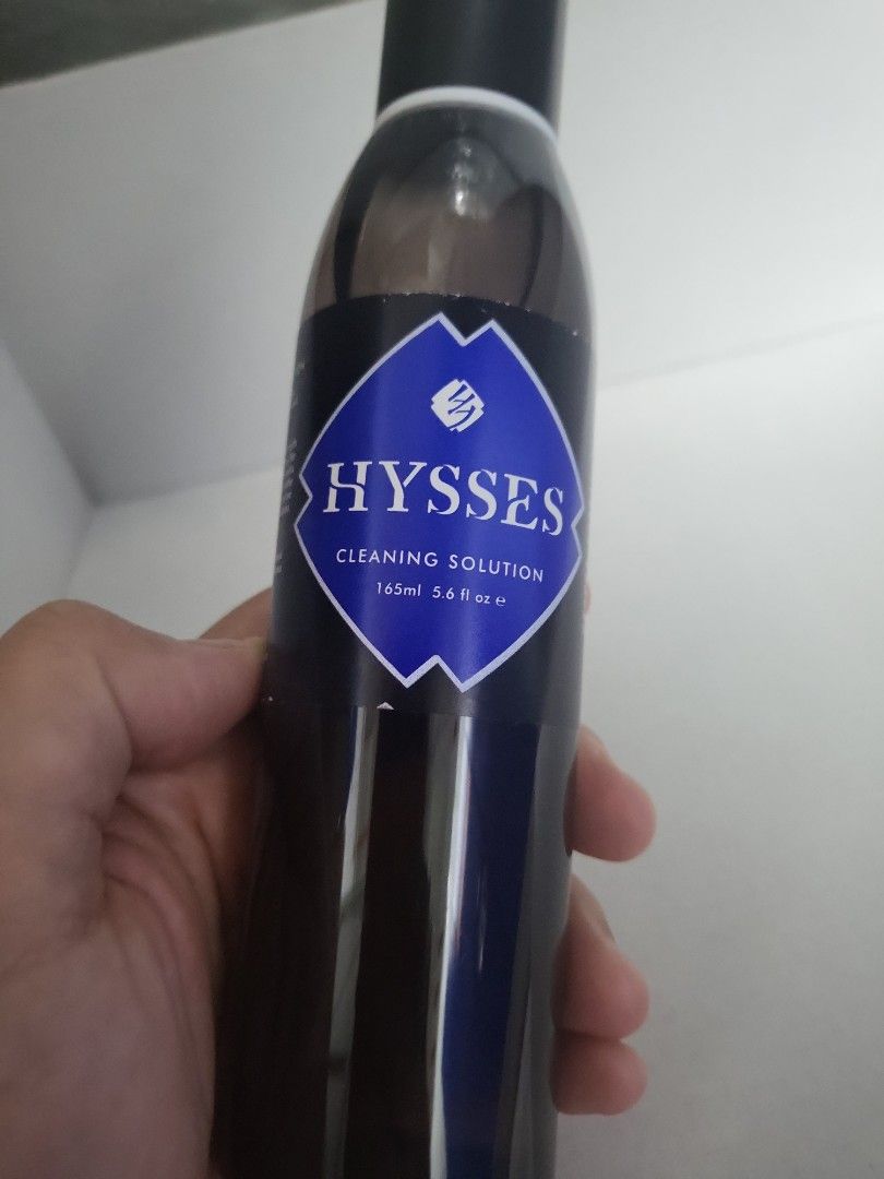 Hysses Cleaning Solution 165ml for Diffusers (Category: Home Fragrance) located in Singapore. Submitted by crockstar (Listing ID 1336734567, Image 1). Description: .