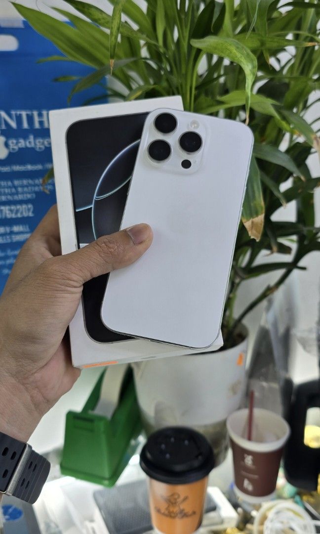 Iphone 16 Pro 128gb HK Variant Dual Sim (Category: iPhone 16 Series) located in Quezon City. Submitted by samanthaga21954 (Listing ID 1336780753, Image 2). Description: Iphone 16 Pro 128gb HK Variant Dual Sim Good As New.