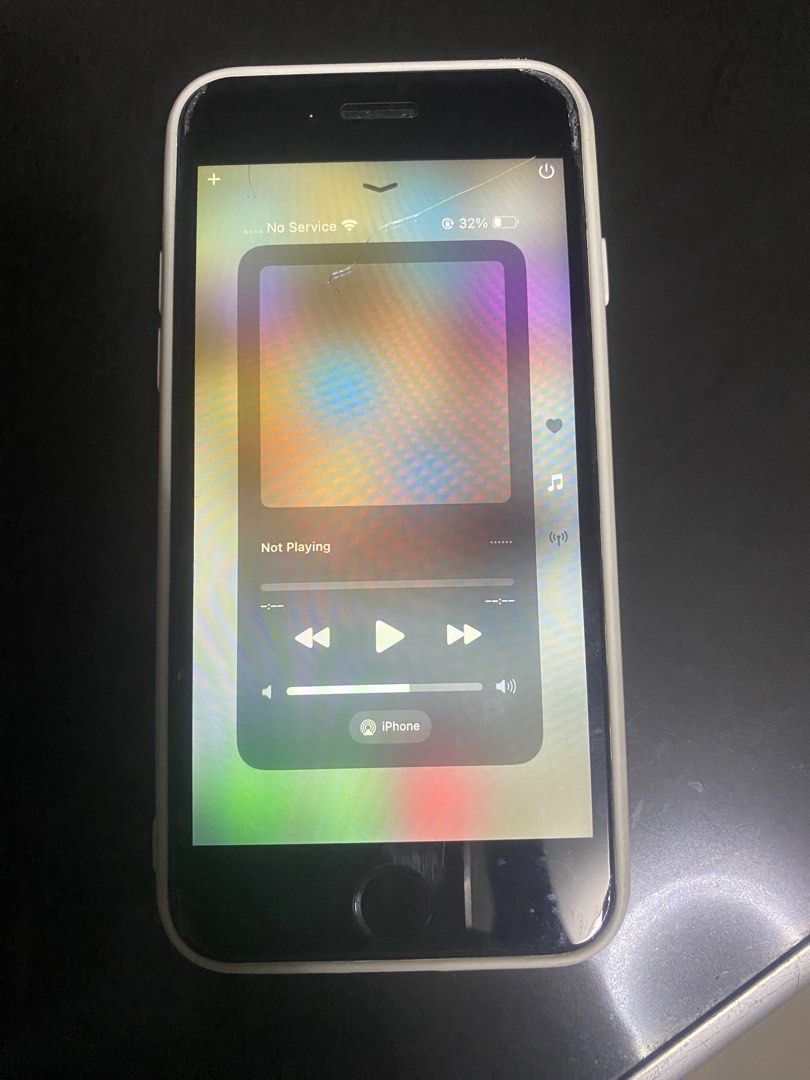 IPhone SE2020 256G (Category: iPhone SE Series) located in Iloilo. Submitted by broadsword26 (Listing ID 1336817527, Image 1). Description: New Batt so no batt health anymore..