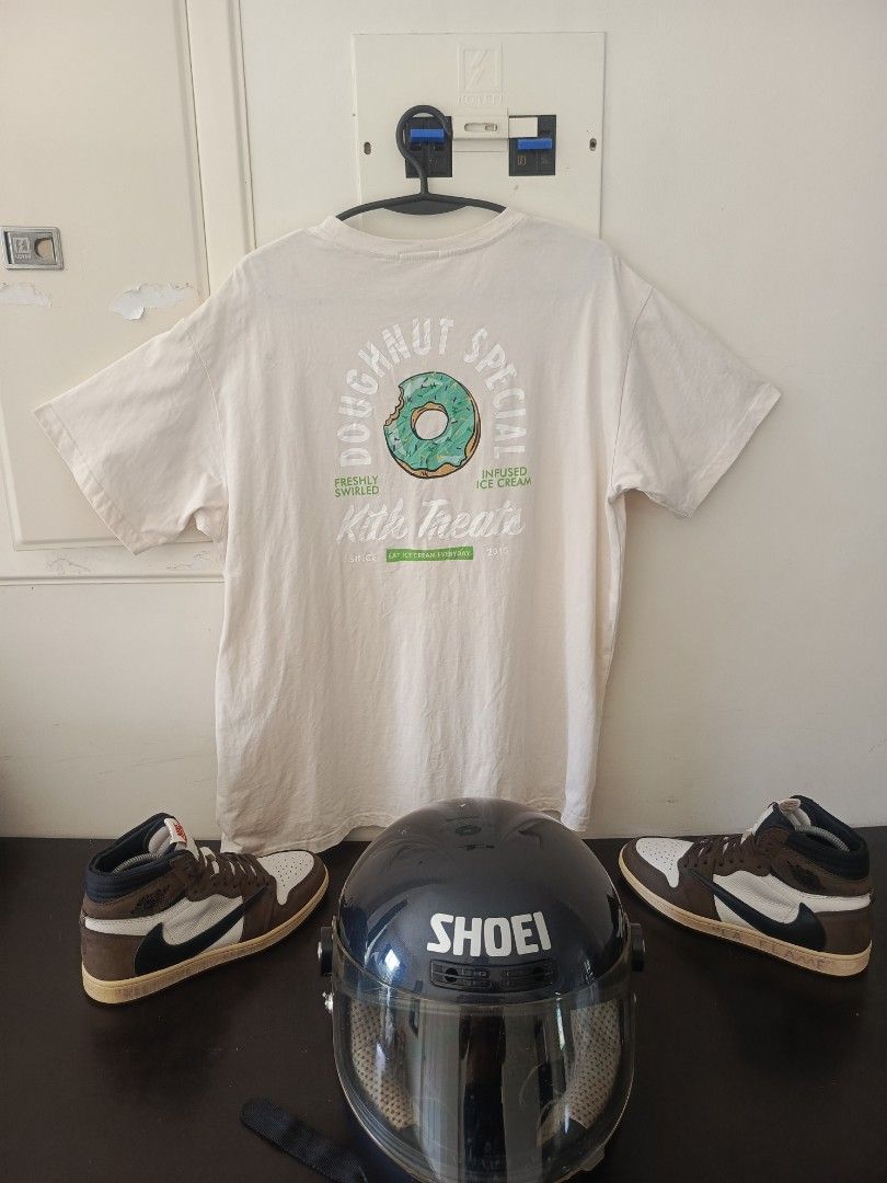 Kith treats doughnut tee (Category: Activewear) located in Irosin. Submitted by whanchore55263 (Listing ID 1336557352, Image 2). Description: heavy cotton.