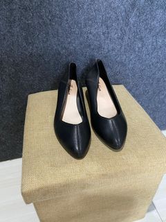 (Category: ) located in . Submitted by jiascloset (Listing ID 1336790806, Image 1). Description: .