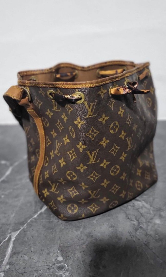 LV Bucket Bag 1996 Luxury Bags Wallets on Carousell