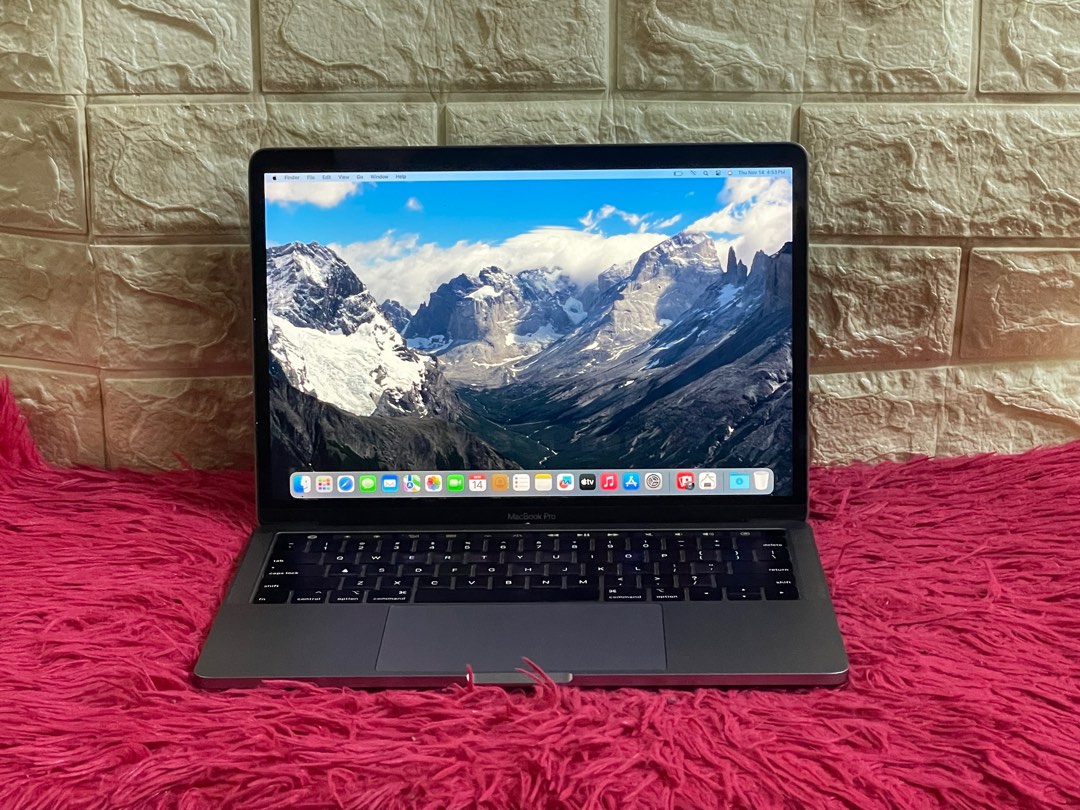 MacBook Pro 2019 13-inch 256GB SATECHI付き MacBook Pro 13.3