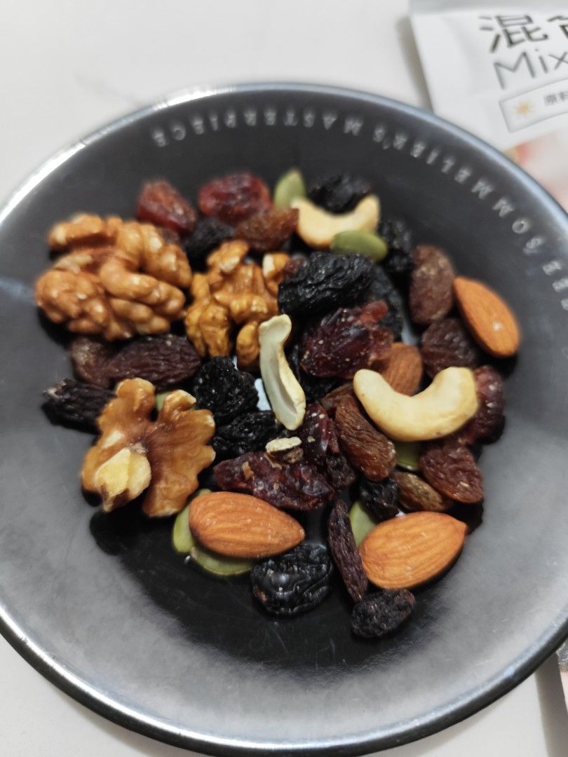 MIXED NUTS (Category: Packaged & Instant Food) located in Taguig. Submitted by emmanskie10 (Listing ID 1336803150, Image 2). Description: MIXED NUTS limited stocks Contains: 250 grams cashew, almonds, black currant, red grapes, gold raisin, cranberries, walnut and punpkin seeds. Good for salads and charcuterie these coming holiday seasons! -Meet-up or pick in Venice Residences Mckinley Hill Taguig..