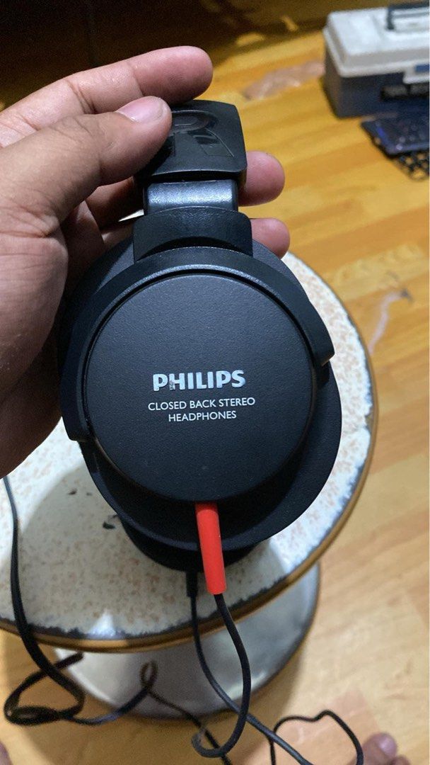 philips wiredheadphone (Category: Headphones & Headsets) located in Quezon City. Submitted by tindahanngluma (Listing ID 1336822015, Image 2). Description: philips wiredheadphone P600 cubao loc.