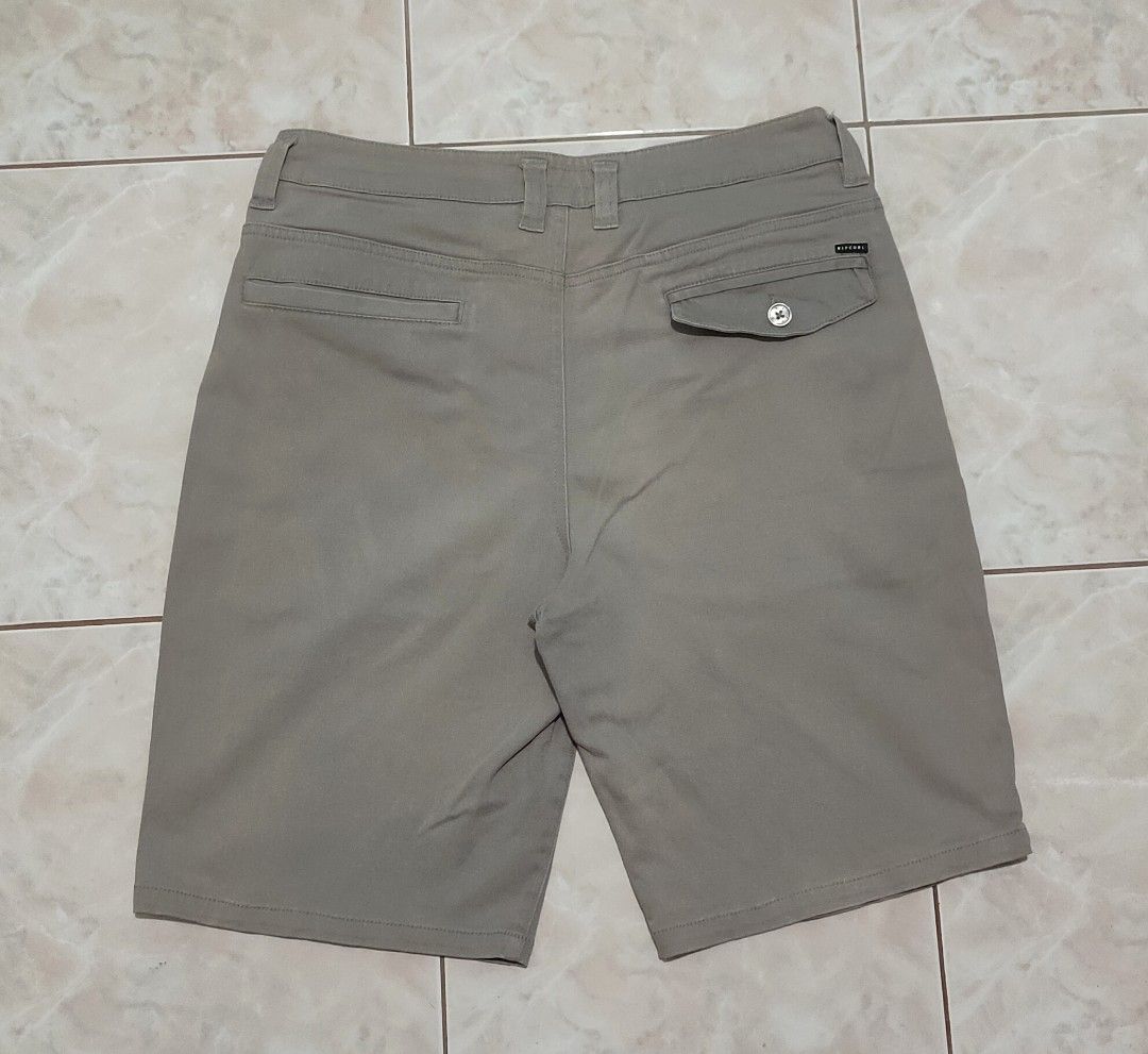 Ripcurl walk shorts (Category: Shorts) located in San Fernando. Submitted by vansjen (Listing ID 1336715664, Image 2). Description: RIPCURL walk shorts size 29 waist length 19 Good condition 100+sf La Union location.