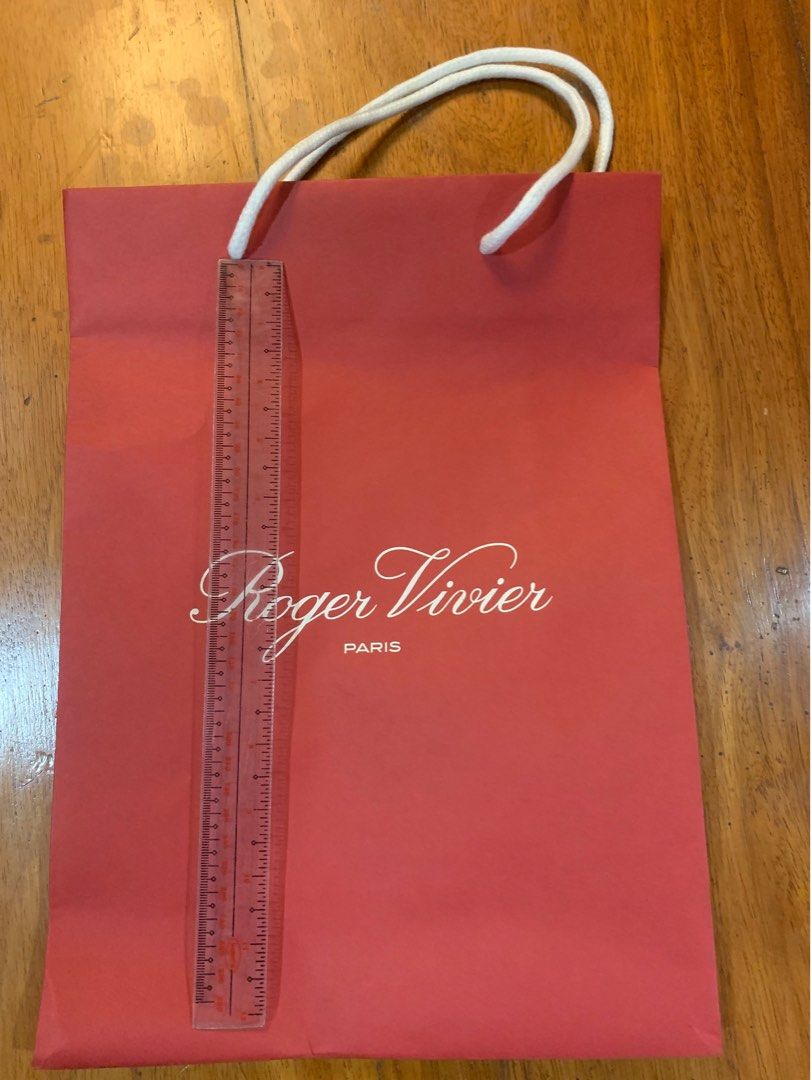 Roger vivier paperbag (Category: Luxury Bags & Wallets) located in San Juan City. Submitted by kacyyuson (Listing ID 1336849230, Image 1). Description: Roger vivier paperbag.