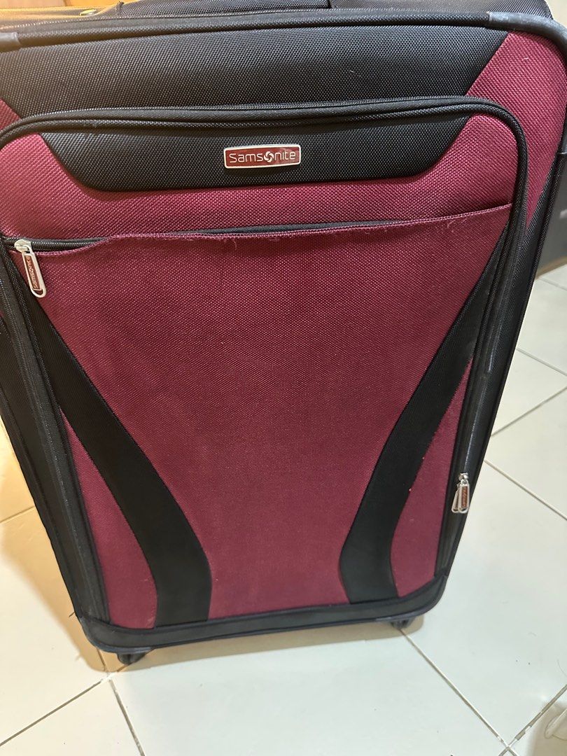 samsonite luggage - XL (Category: Luggage) located in San Juan City. Submitted by amorebello (Listing ID 1336774203, Image 1). Description: Luggage - XL Pasig area RFS : decluttering.