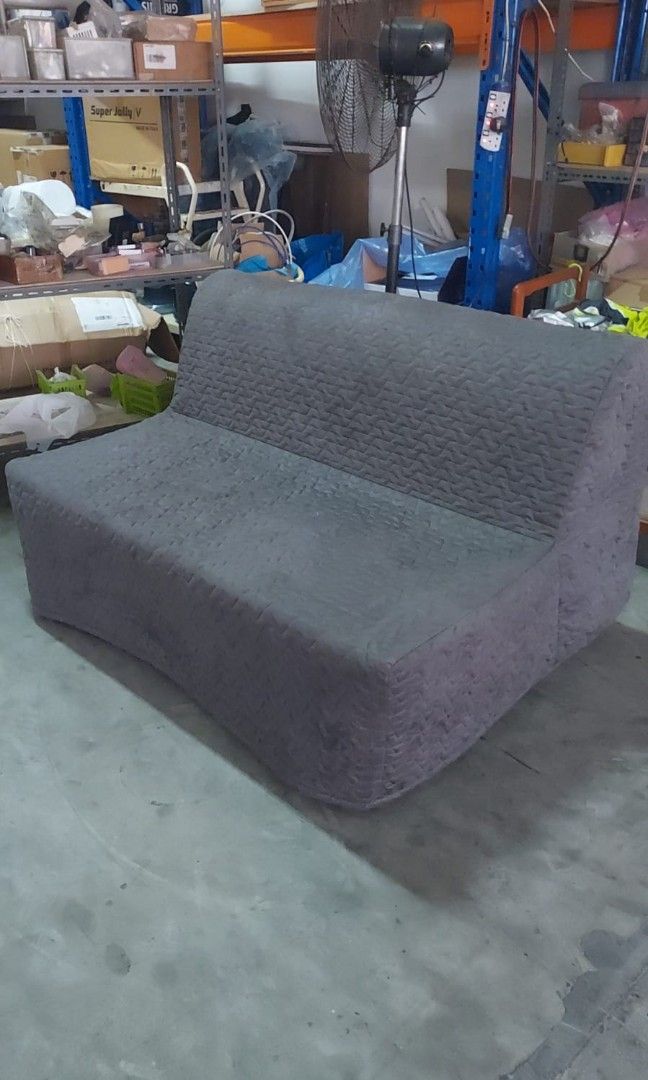Sofa bed (Category: Sofas) located in Singapore. Submitted by unknownchen2804 (Listing ID 1336727371, Image 1). Description: measurements H85×W100×L150Cm..