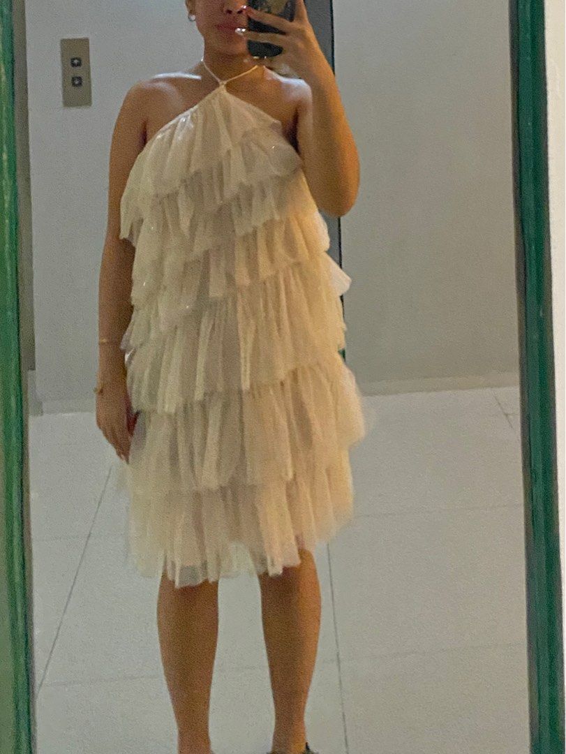 Sparkly Ruffle Party Dress (Category: Dresses) located in Manila. Submitted by chloueee (Listing ID 1336772788, Image 3). Description: used once for birthday (see ww pic) best fits size small pretty in actual, best for parties/dates sparkly, color is muted pink 📍taft.
