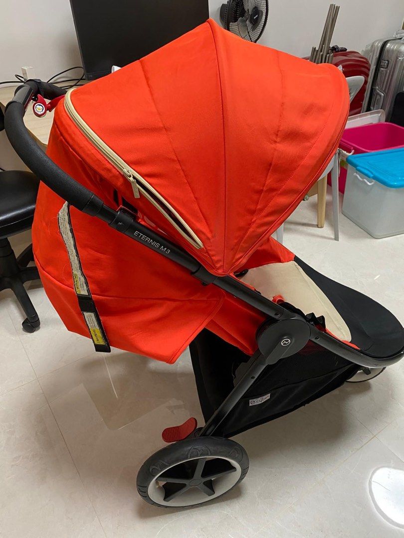 Cybex gelegt Eternis M3