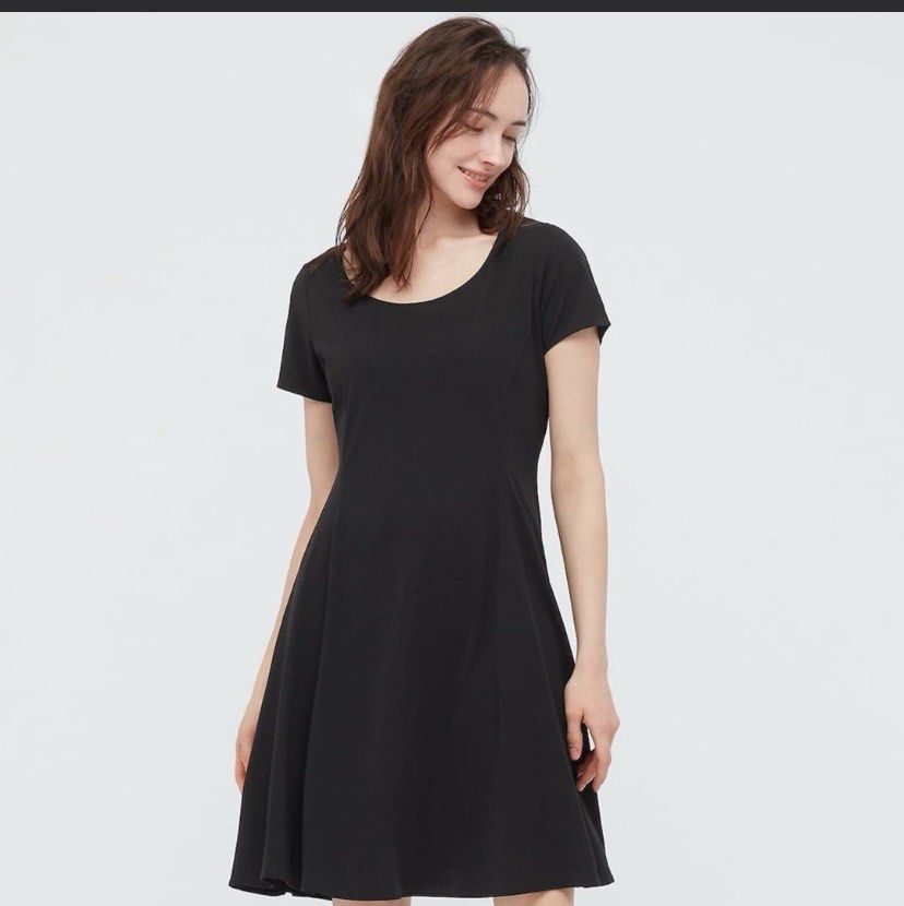Uniqlo Short Sleeve Flare Dress in Black, Women's Fashion, Dresses & Sets,  Dresses on Carousell