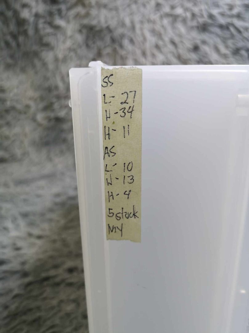 White Clear Storage Box (Category: Storage Boxes & Baskets) located in Santa Cruz. Submitted by jmy_surplus.2 (Listing ID 1336841390, Image 2). Description: Size ; L - 10 W - 13 H -4 Color ; White Type ; Storage Box Brand ; No Brand Material ; Plastic Style ; Plastic Storage Box MY - JMY 4.