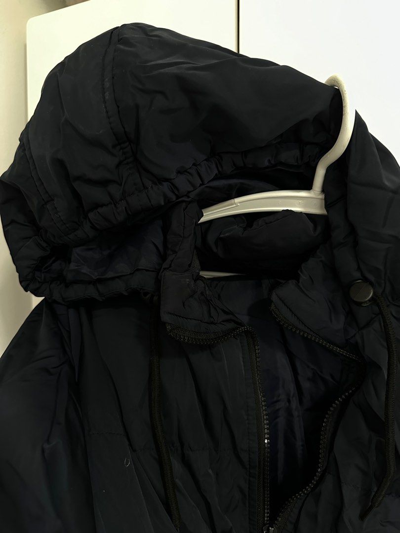 Winter Jacket (Category: Coats, Jackets and Outerwear) located in Singapore. Submitted by floralfleurs (Listing ID 1336746450, Image 4). Description: Used once to go to Switzerland. The best winter jacket ever! So warm and long enough to withstand the cold. .