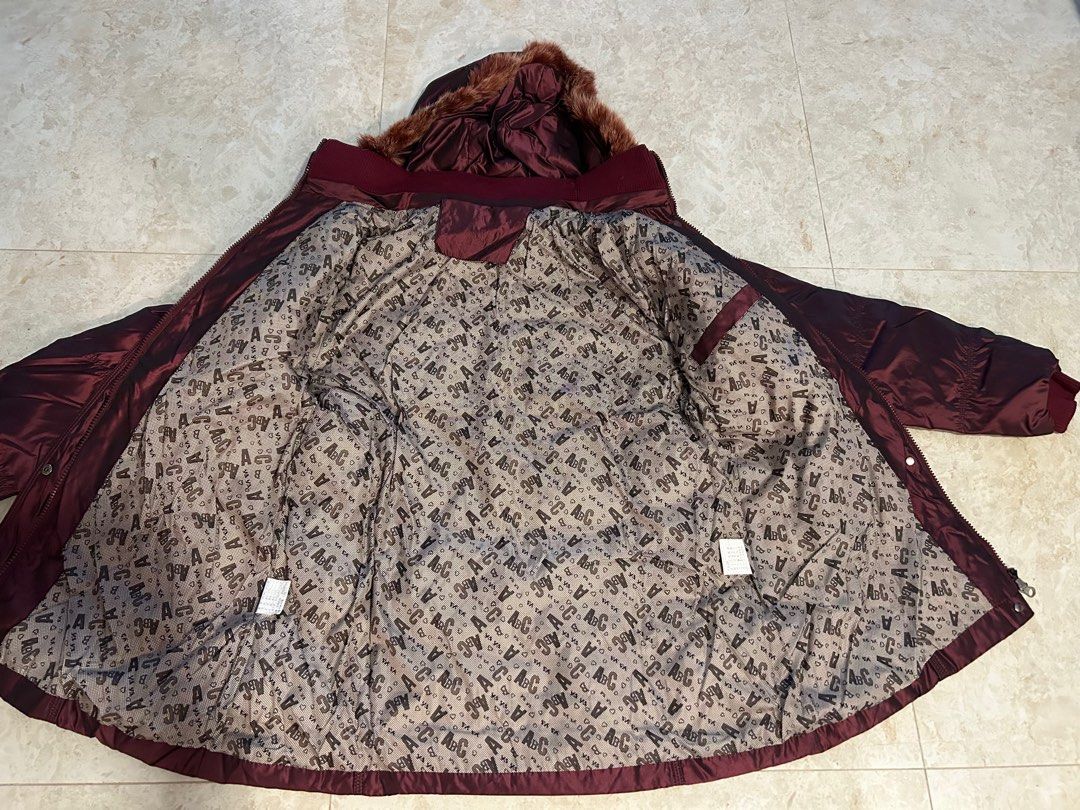 Winter Jacket (Category: Coats, Jackets and Outerwear) located in Singapore. Submitted by whaales (Listing ID 1336775966, Image 2). Description: Bought it during Australia trip n worn once only. .