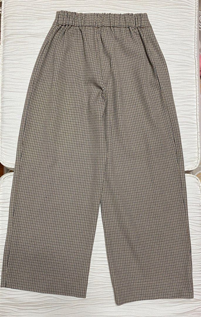 Zara Wide checkered Pants for Kids (Category: Babies & Kids Fashion) located in Mandaluyong City. Submitted by fancycloset (Listing ID 1336771418, Image 2). Description: 🔸in good condition, seldom used 🔸size 9, CM 134 🔸way better appreciated in person 😊 🔸 very comfortable to wear .