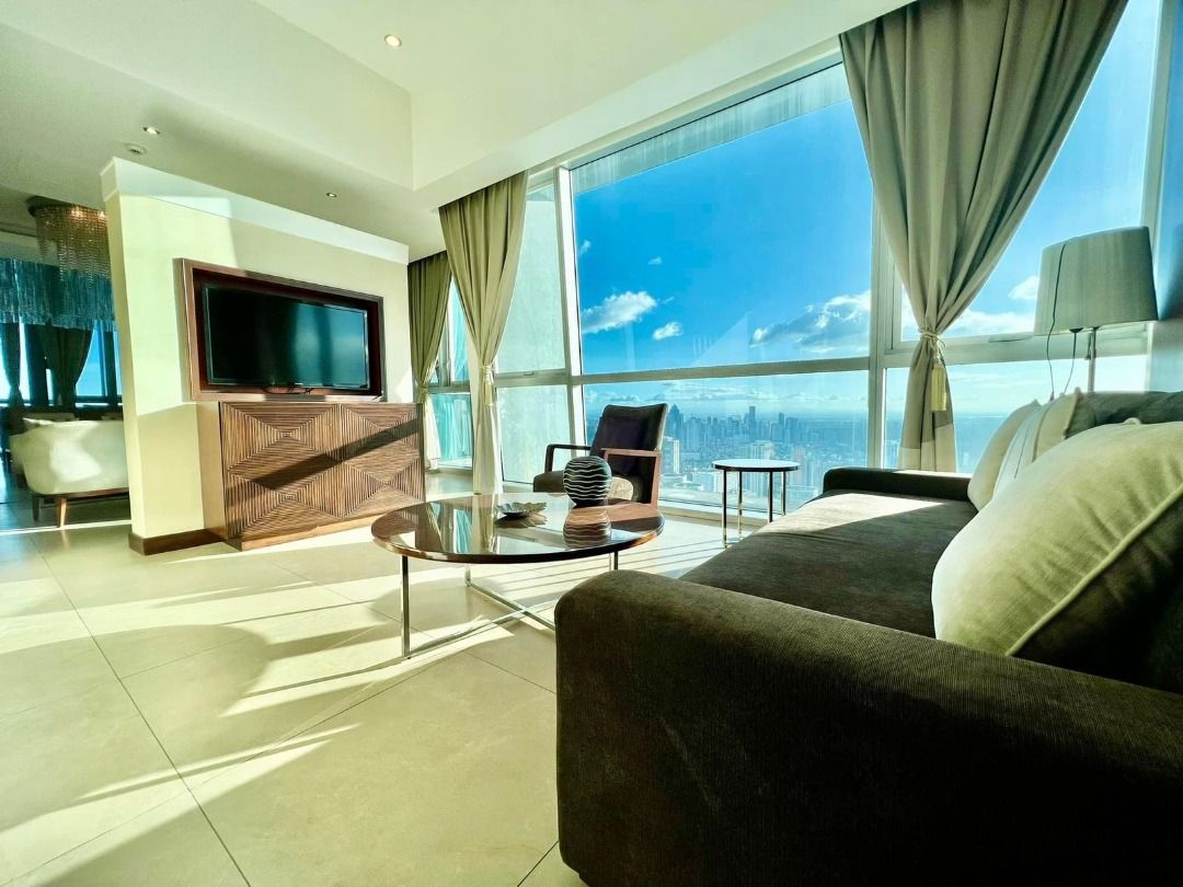 Curated visual reference: Picture Idea: 3 Level Penthouse Unit For Sale In St Francis Shangri