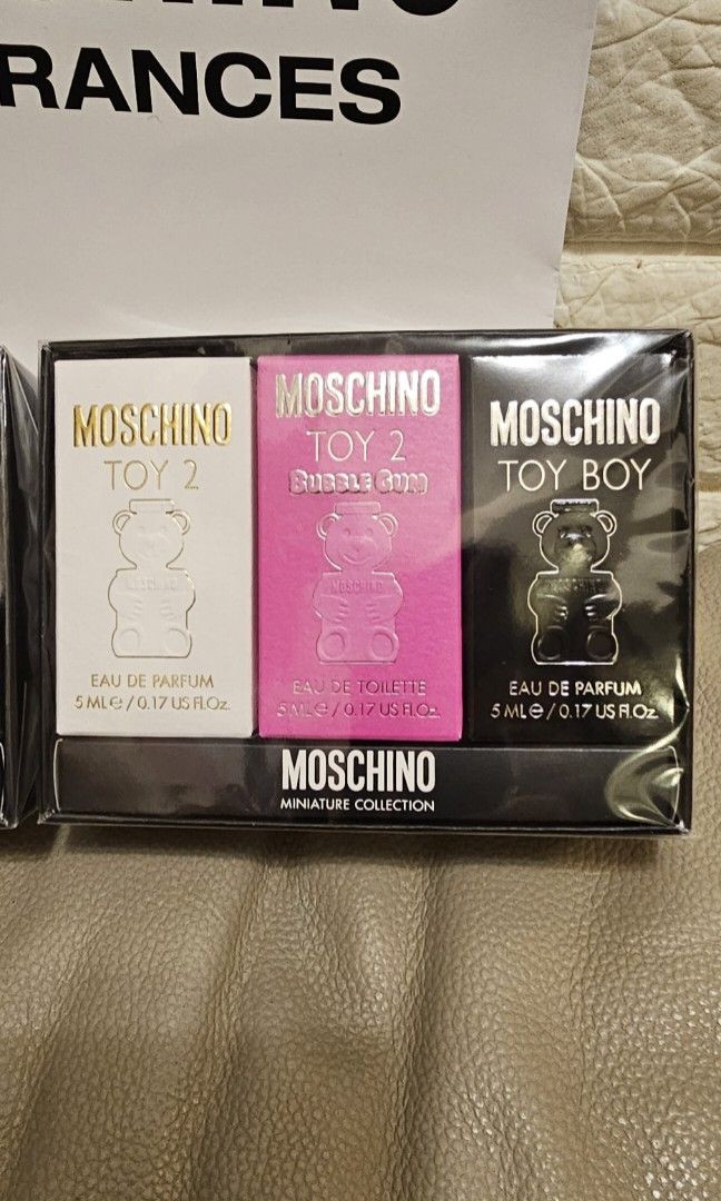 MOSCHINO MINIATURE COLLECTION 3 180 2 300