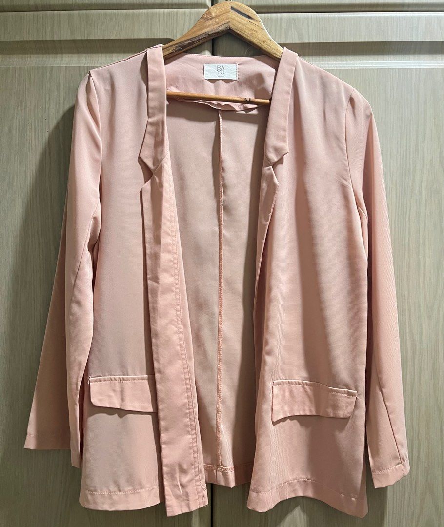 BAYO LIGHT PINK SOFT BLAZER (Category: Coats, Jackets and Outerwear) located in Manila. Submitted by declutterluxe (Listing ID 1336933963, Image 1). Description: Bought for 1k+ php Washed but not worn I’m a size S but wrongfully bought M .