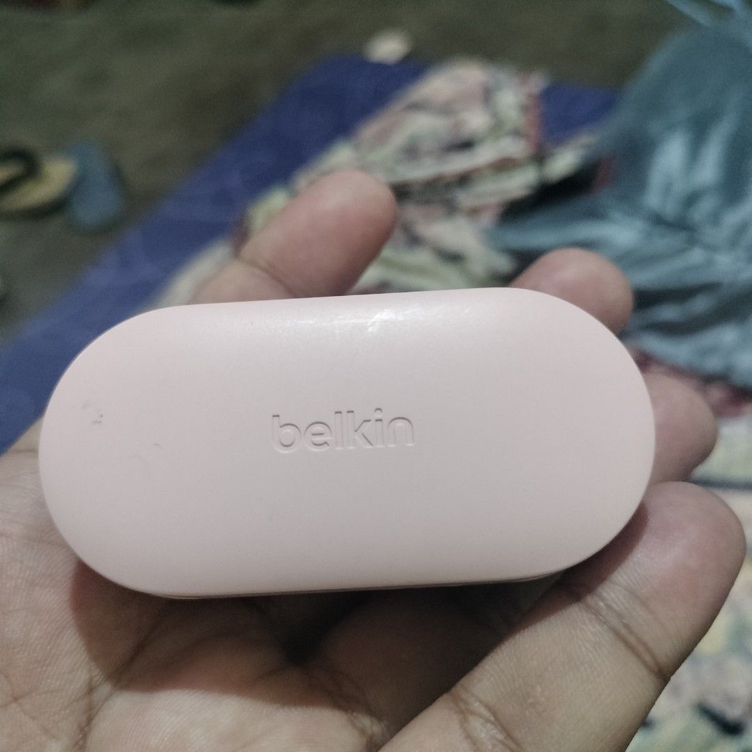 BELKIN Soundform Play True Wireless Earbuds (Category: Earphones) located in Manila. Submitted by gorzuzofficial (Listing ID 1336915797, Image 3). Description: Missing Right earbuds, no issue other than that. MOP: Gcash MOD: LBC/Lalamove.
