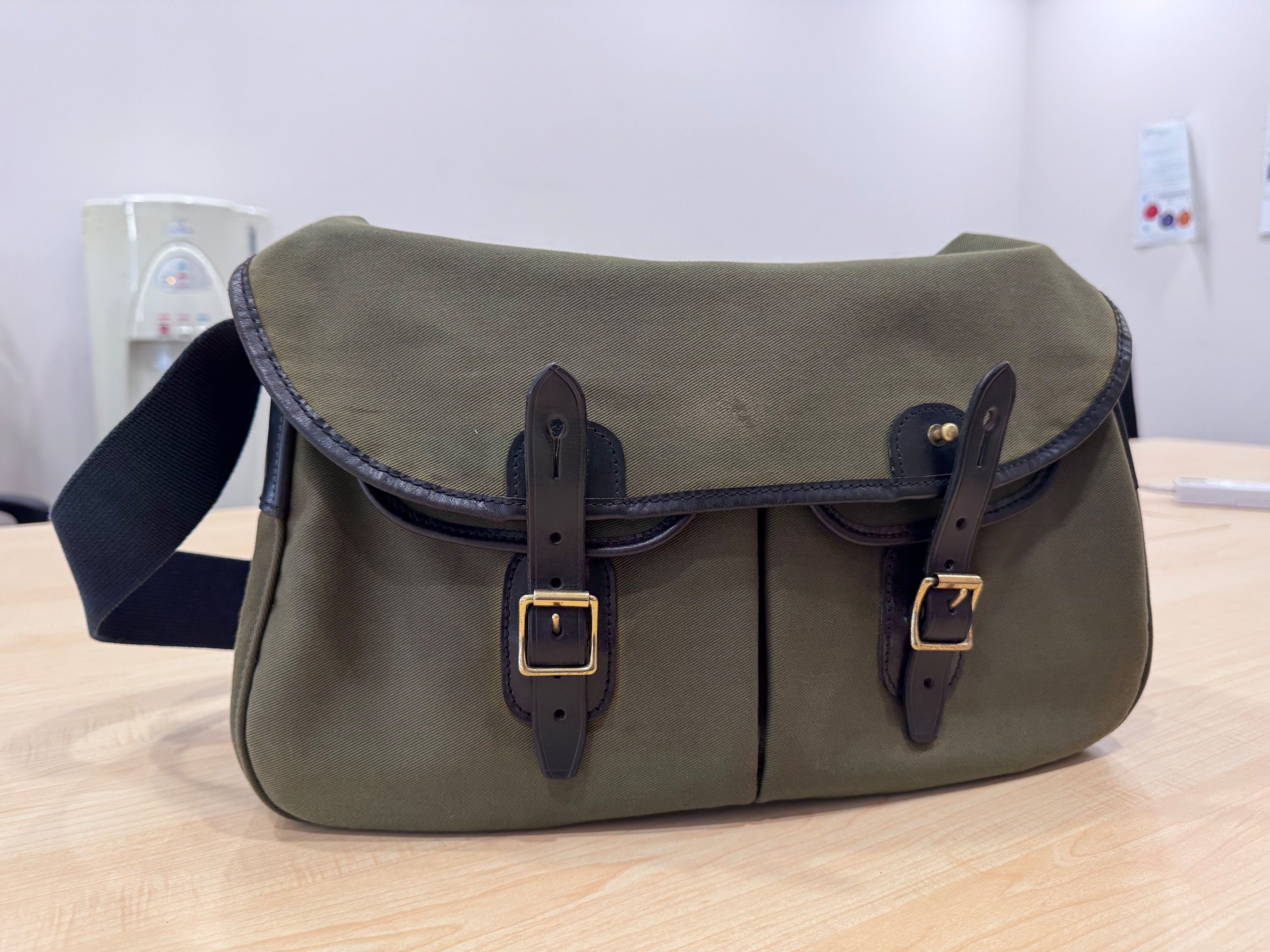 バッグ BRADY ARIEL TROUT LARGE NAVY BROWN ARIEL TROUT LARGE｜BradyBags 公式オンラインストア