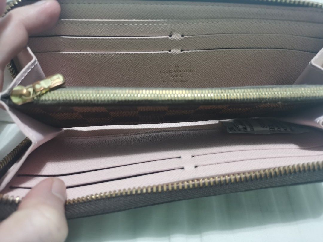 Clemence LV wallet (Category: Luxury Bags & Wallets) located in San Pedro. Submitted by premium_finds (Listing ID 1337047684, Image 2). Description: ▫️clean in & out ▫️vibrant canvas ▫️minimal signs of use only 💯 Original *Fixed price *No return policy *No bogus buyer *Only serious buyers only * SF not included/shoulder by the buyer *Msg is the 🗝 for more photos or video.