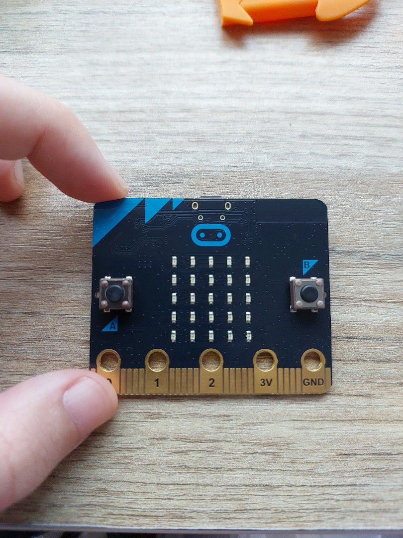CODABLE MICROBIT WITH PROTECTOR V1.5 (Category: Other Accessories) located in Singapore. Submitted by jenga06 (Listing ID 1336928062, Image 2). Description: V1.5.