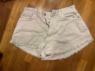 (Category: ) located in . Submitted by finecurates (Listing ID 1336970100, Image 1). Description: .