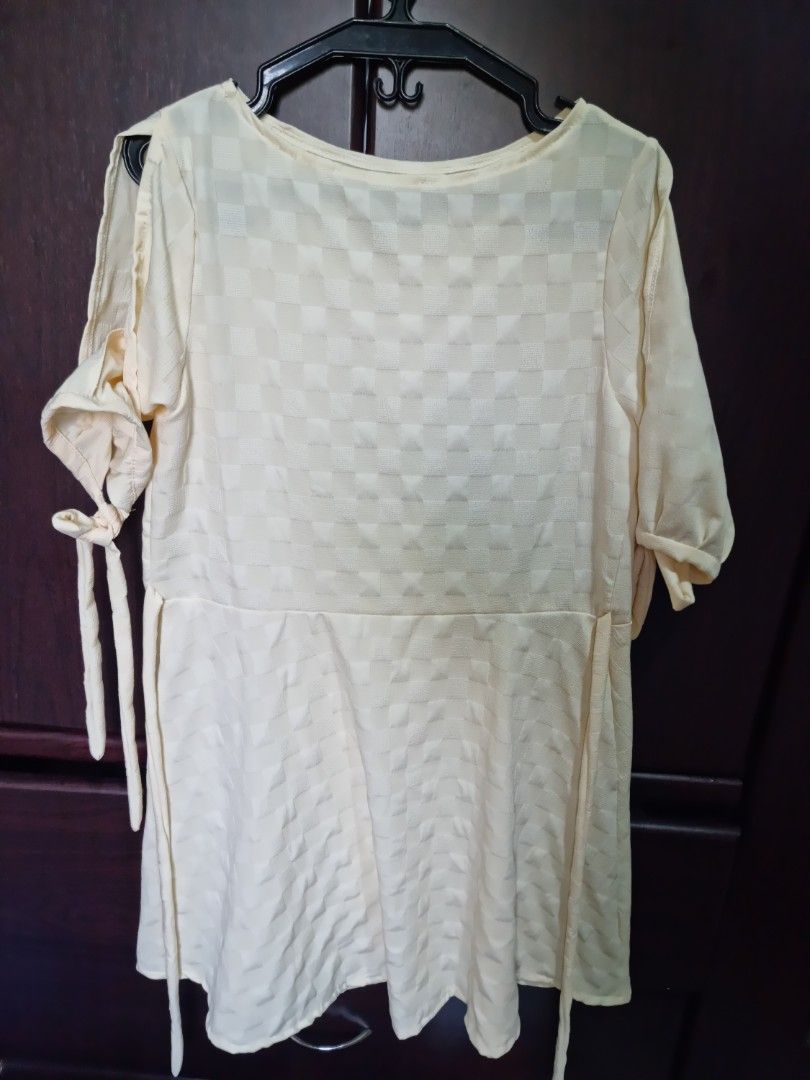 Dress (yellow) (Category: Dresses) located in Dasmarinas. Submitted by declutterstuffs5738 (Listing ID 1336903404, Image 1). Description: - Declutter - Hello! For sale: Dress (yellow) Washed but never used. Price: P100 💳 Payment first policy. MOP: GCash/bank transfer 🚚 Buyer will shoulder delivery/shipping fee. Via lalamove or J&T ❌️ no COD, COP Loc: Dasma Cavite.