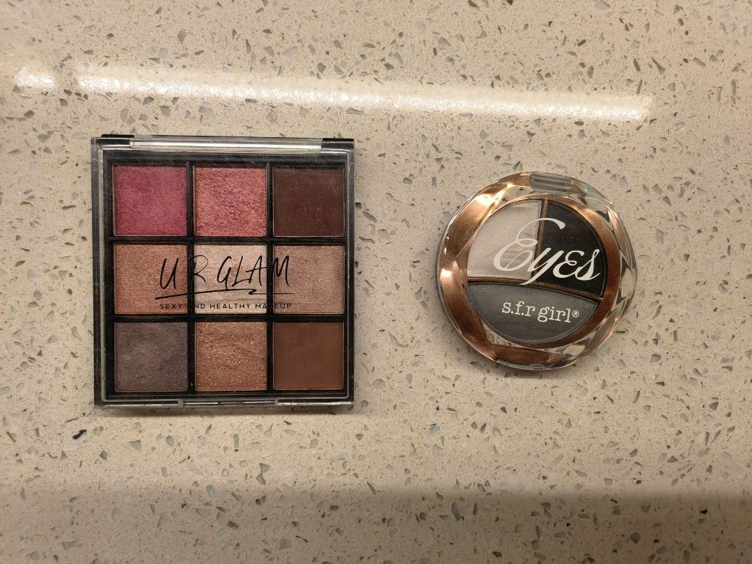 Eyeshadow Bundle (Category: Makeup) located in Singapore. Submitted by nicole___________ (Listing ID 1337010539, Image 2). Description: - Affordable eyeshadow - Everyday shades - Small and lightweight - Easy to take around - Great for people on the go - Still in good condition - Bundle price: $2.50.