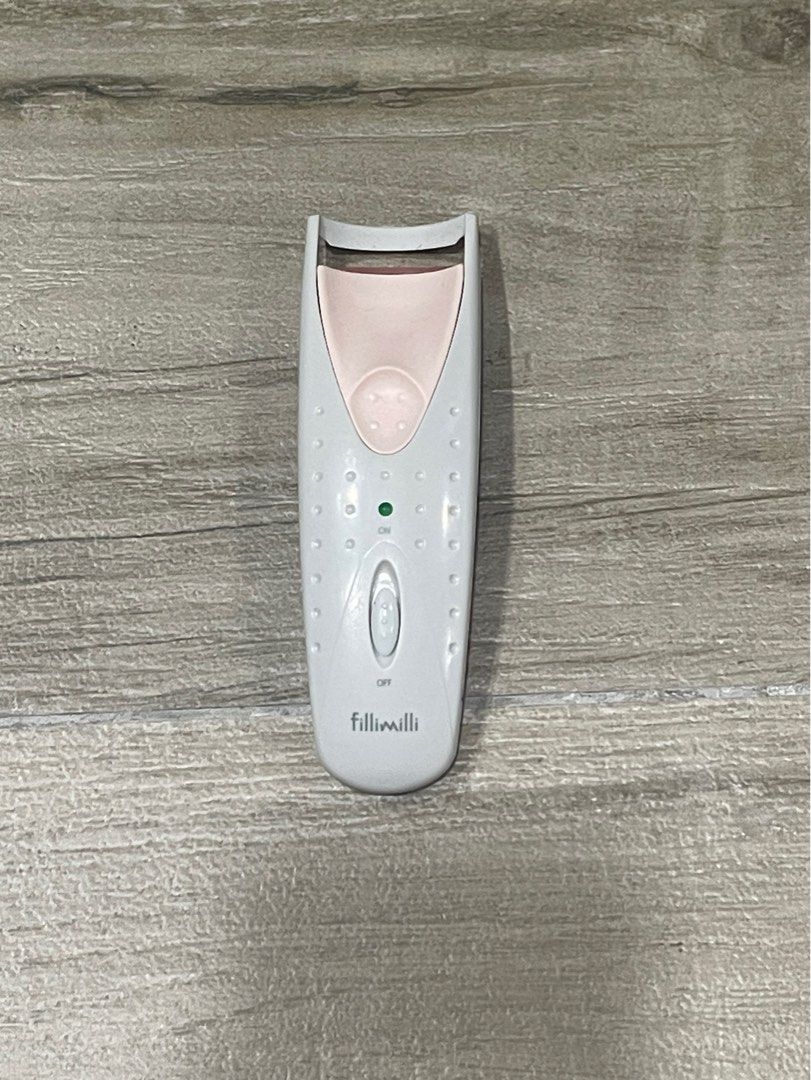 FilliMilli Heated Eyelash Curler (Category: Makeup) located in Manila. Submitted by andrea.f (Listing ID 1337011386, Image 1). Description: .