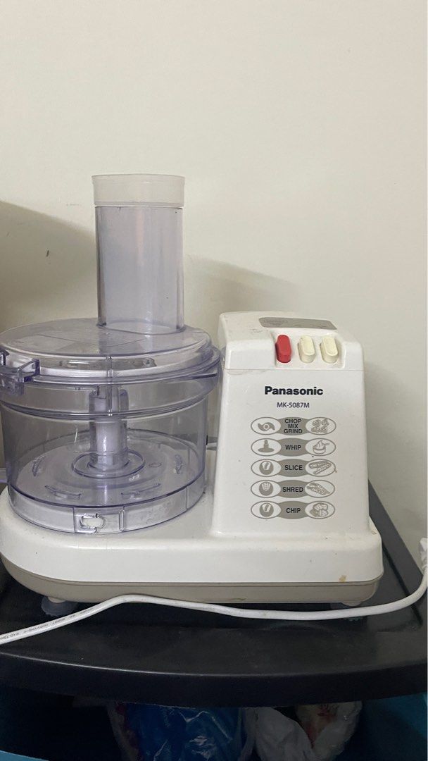 Food processor (Category: Other Kitchen Appliances) located in Kuala Lumpur. Submitted by dorsdots (Listing ID 1337054741, Image 1). Description: .