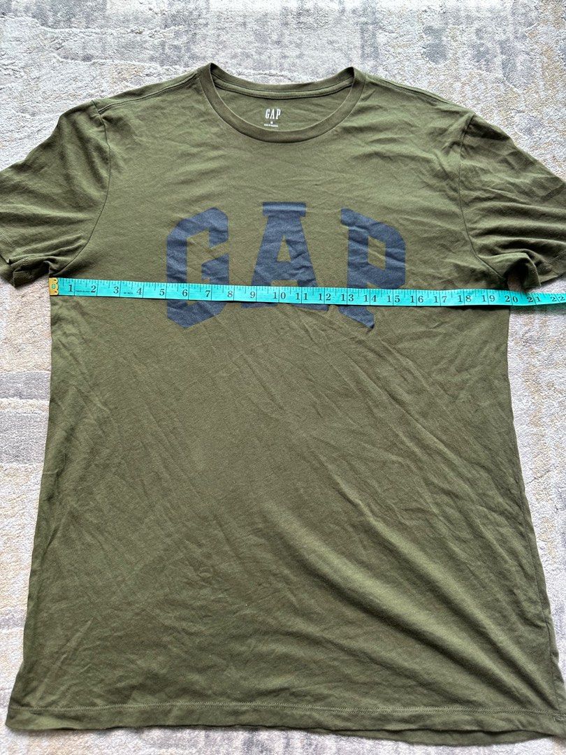 GAP ( USED) (Category: Tshirts & Polo Shirts) located in Kuala Lumpur. Submitted by shafiqzam (Listing ID 1336939939, Image 2). Description: Condition 8/10 Faded at front collar Size inch - 20/28.