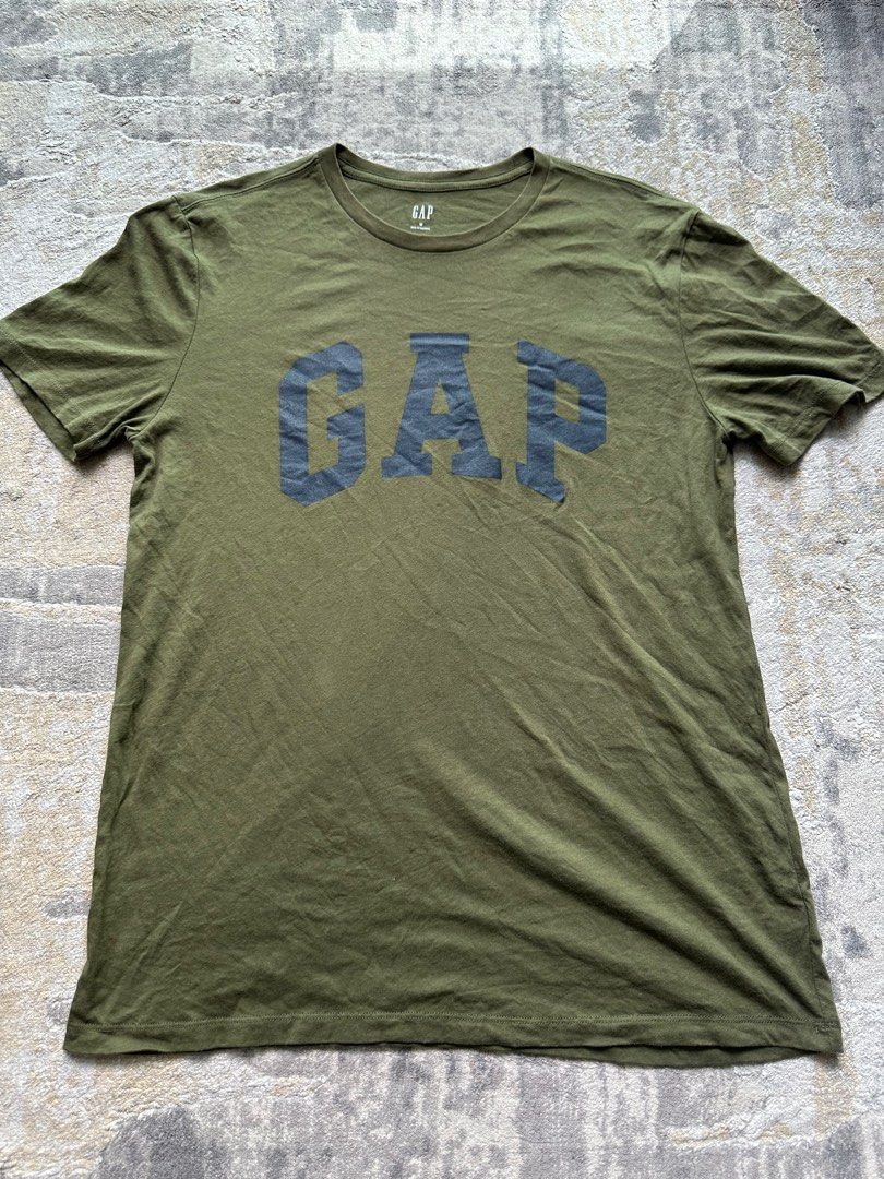 GAP ( USED) (Category: Tshirts & Polo Shirts) located in Kuala Lumpur. Submitted by shafiqzam (Listing ID 1336939939, Image 1). Description: Condition 8/10 Faded at front collar Size inch - 20/28.