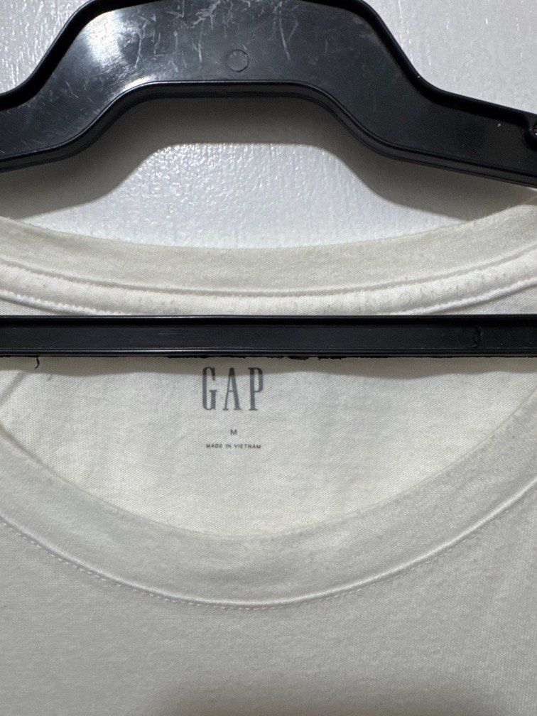 Gap White Shirt (Category: Shirts) located in Quezon City. Submitted by maesells94 (Listing ID 1337019325, Image 2). Description: .