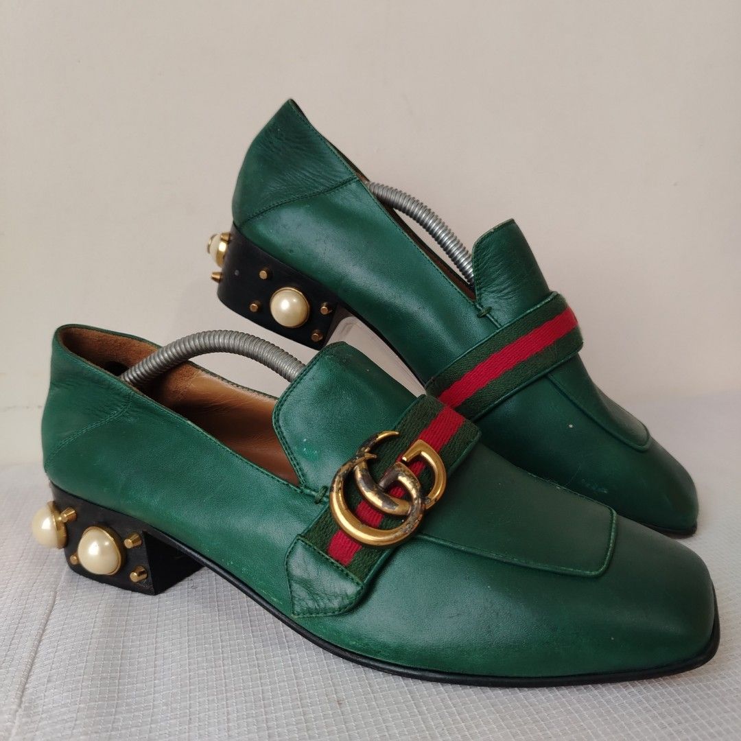 Gucci loafer pearl top