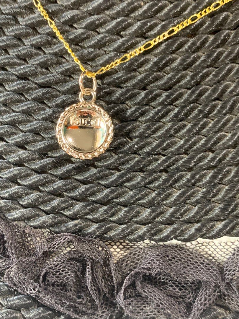 Gucci pendant sale top