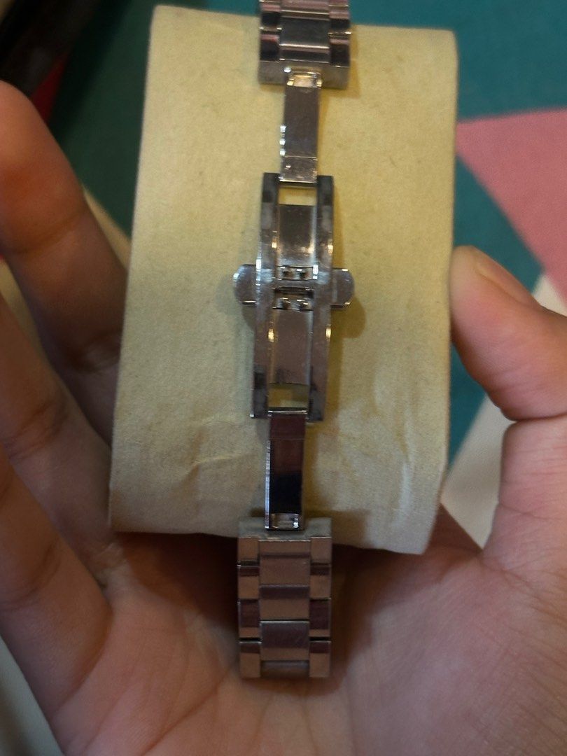 Gucci 4600l ladies watch hot sale