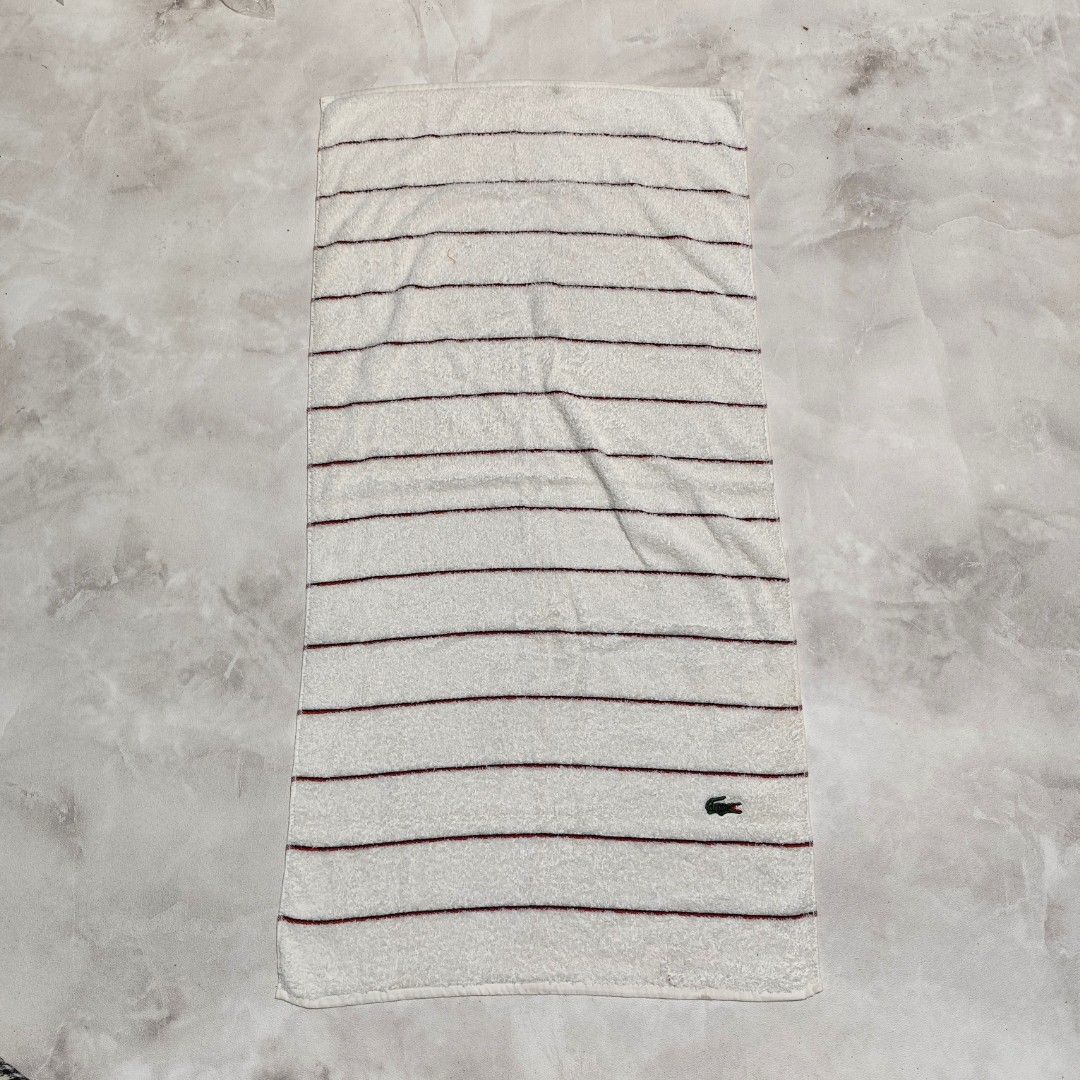 Handuk towel Lacoste liris bekas second branded preloved, Fesyen