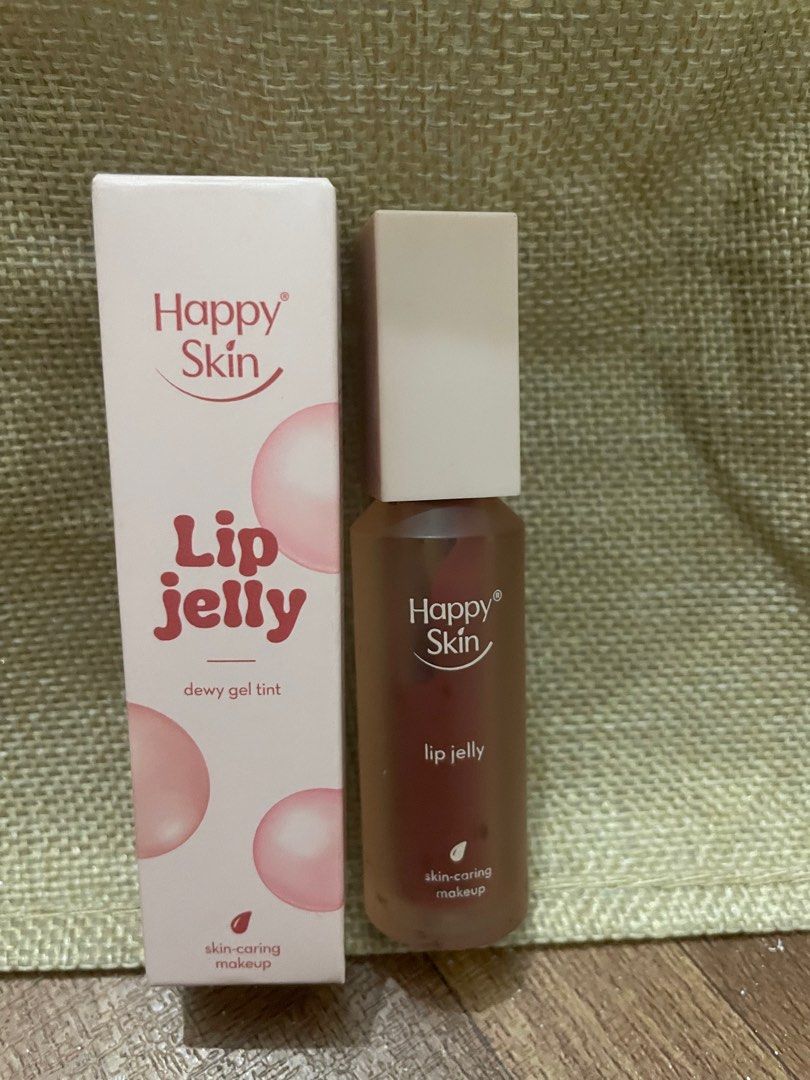 Happy Skin Lip Jelly (Category: Makeup) located in Muntinlupa City. Submitted by du_clutter_withme (Listing ID 1336946418, Image 1). Description: Happy Skin Lip Jelly Shade: Honey Bean Selling for ₱220 only Smooth and moisturizing, leaves a stain RFS: Decluttering Swatched 2-4x only .