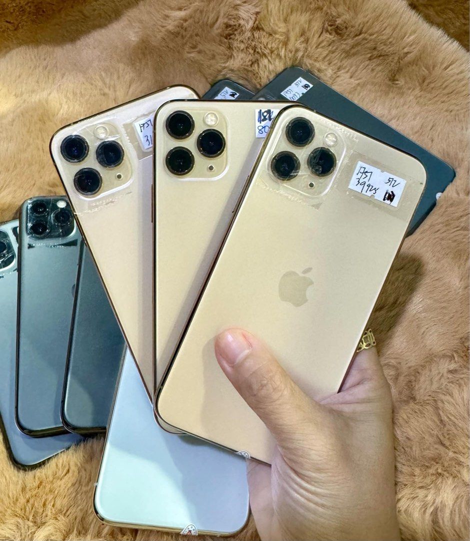 iPhone 11Pro 512gb FLASH SALE!!! ⚡️ (Category: iPhone 11 Series) located in Manila. Submitted by TekiCashGadgetsph (Listing ID 1336924473, Image 2). Description: (FU) Open-line, any sim working (worldwide) - Guaranteed original iPhone not fake/copy accessories with box Secondhand Good as new not abused! Presentable •Original Lcd • no issue hidden issues • clean apple id / iCloud id • Good batthealth • Good cam front/back • Good Performance • Work