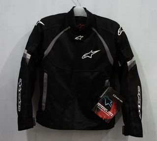 (Kategori: ) berada di . Dikirim oleh trixie_motoshopsby (ID iklan 1336884879, Gambar 1). Deskripsi: .