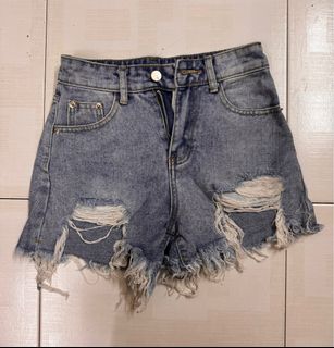 (Category: ) located in . Submitted by bloomretailshop (Listing ID 1337000244, Image 1). Description: .