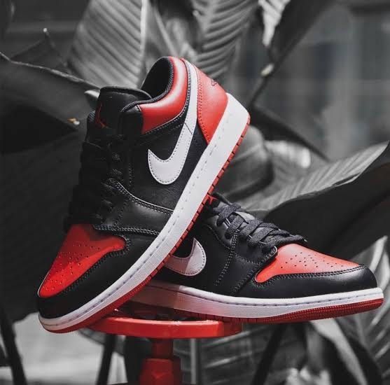 Jordan 1 Low Alternate Bred Toe size 9.5 (Category: Sneakers) located in Quezon City. Submitted by threeosix (Listing ID 1336874850, Image 2). Description: Nike Air Jordan 1 Low Alternate Bred Toe Size US 9.5 Authentic / Original Bought from Foot Locker Singapore Used 3x only.