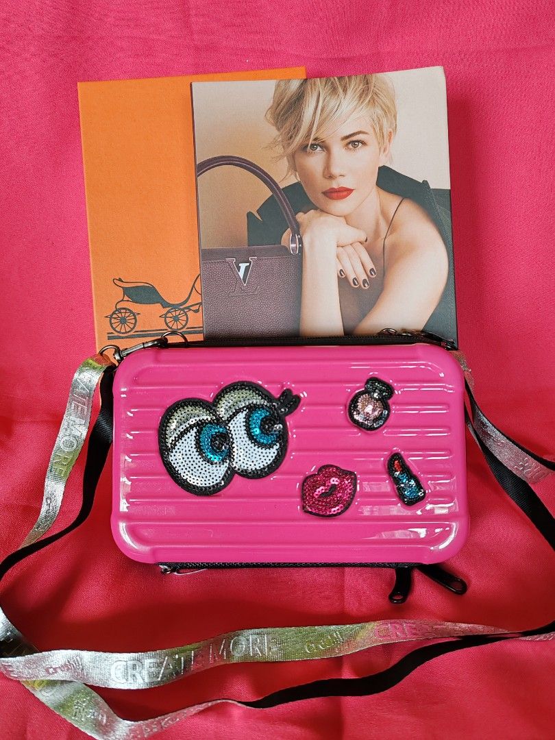 KOREAN CRUSH MINI LUGGAGE MAKE UP BAG (Category: Purses & Pouches) located in Baguio. Submitted by pop_up_items (Listing ID 1336901847, Image 1). Description: KOREAN CRUSH mini Luggage Make Up Bag ✅hard case ✅matibag ✅8" * 5" colors available: 5pink, 4black, 2old rose, 1 silver 👏👏 299 ONLY 👏👏.